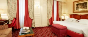 Grand Hotel Sitea, camere deluxe. Arredi classici e dettagli di stile per chi ama la semplicità più raffinata.
